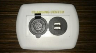 CIRRUS 920 - Prises USB 12 volts / 110